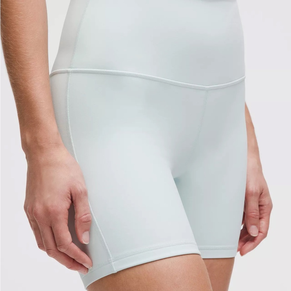 Lululemon Align 6” - NWT size 6